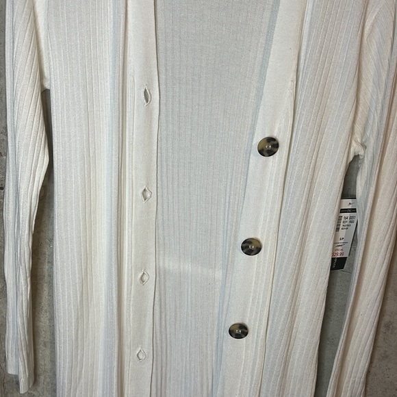 NEW International INC Company sweater - Picture 4 of 6